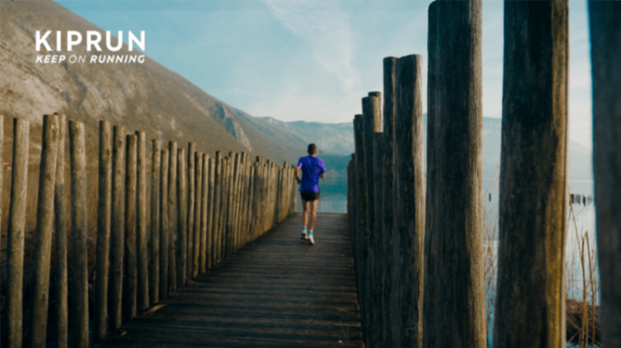 Kiprun-homme-qui-court-sur-un-pont.png