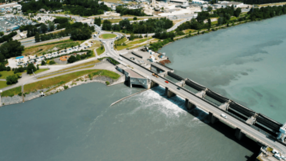 Vue aerienne du pont Barrage a Saint-Egreve captee par drone .png